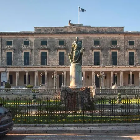 Ideally Situated Corfu Old Town Апартаменты *